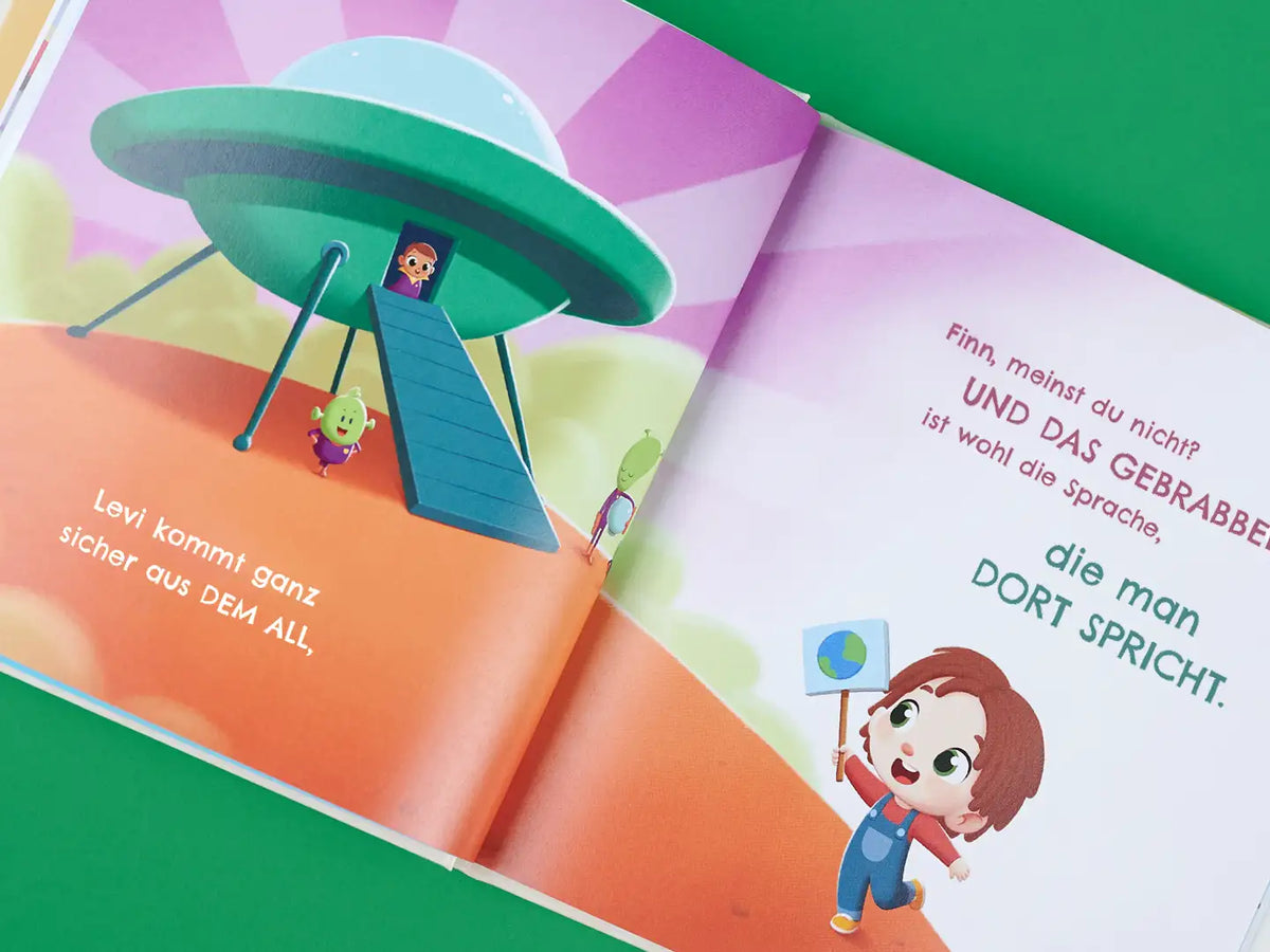Lustiger Teil des personalisierten Buches für große Brüder, in dem sie sich fragen, ob das Baby ein Alien ist.	