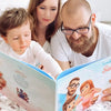 Mama, Papa und der Sohn lesen ihr ganz persönliches Buch von Hurra Helden. 