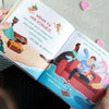 Einzigartige Geschenke für Väter sind die besten, und so ist auch dieses süße personalisierte Buch zum Vatertag mit einer Illustration über das Lesen mit Kindern.