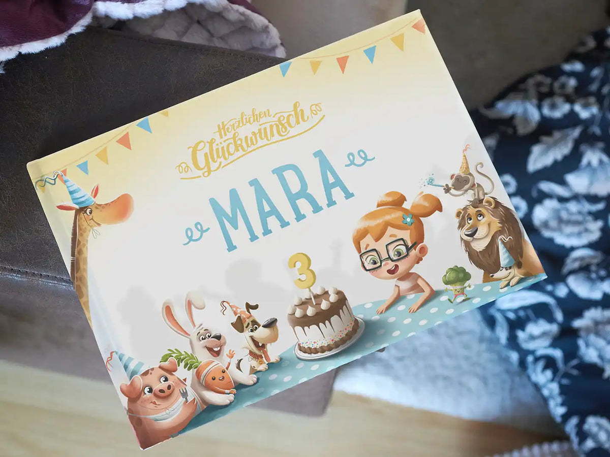 Das Cover des personalisierten Geburtstagsbuchs, das das perfekte Geschenk für einen Dreijährigen ist.